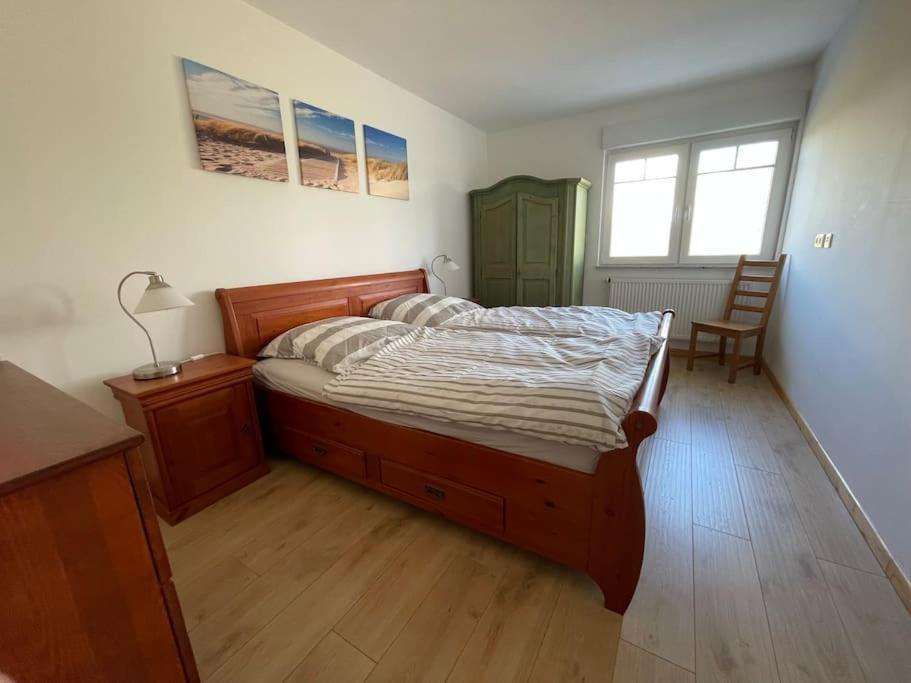 Charmante Ferienwohnung In Idyllischer Lage Jever Exterior photo