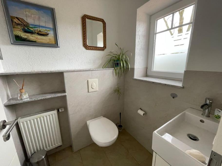 Charmante Ferienwohnung In Idyllischer Lage Jever Exterior photo